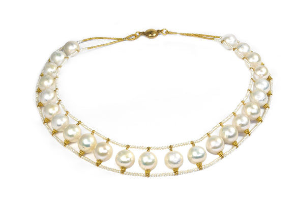 Stunning pearl necklace