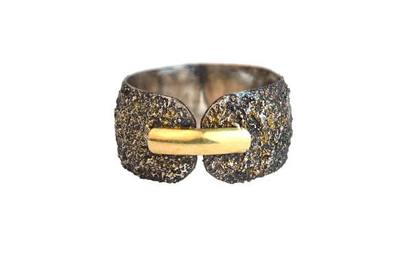 Banded Lunar ring