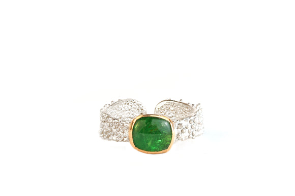 Tsavorite Ring with Bubble Details